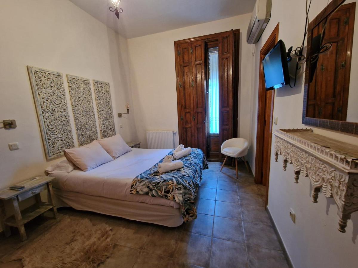 Hostal La Colonial Madrigal de la Vera Εξωτερικό φωτογραφία