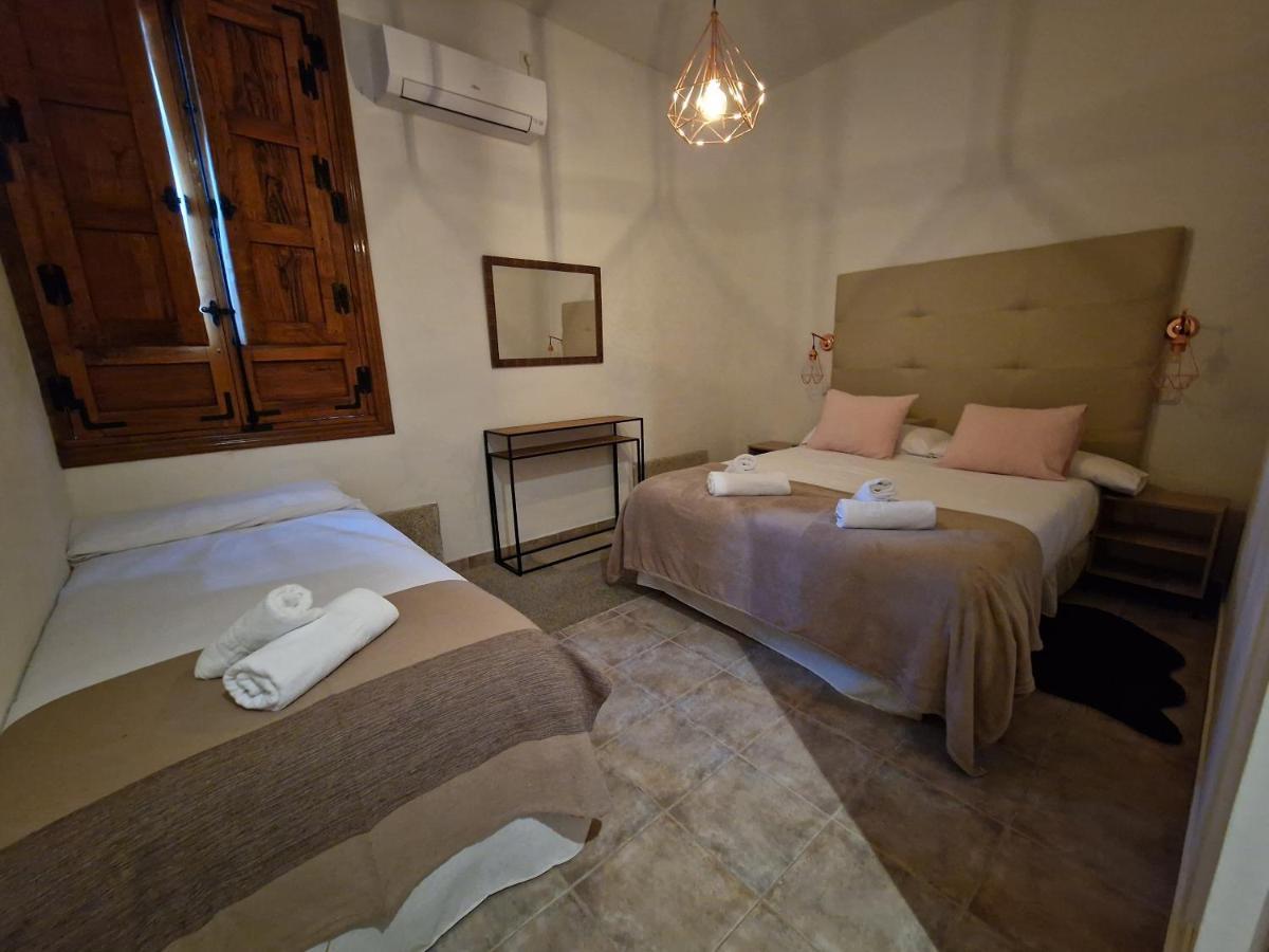 Hostal La Colonial Madrigal de la Vera Εξωτερικό φωτογραφία