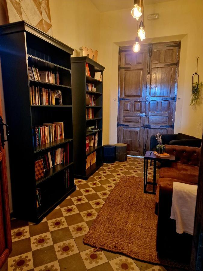 Hostal La Colonial Madrigal de la Vera Εξωτερικό φωτογραφία