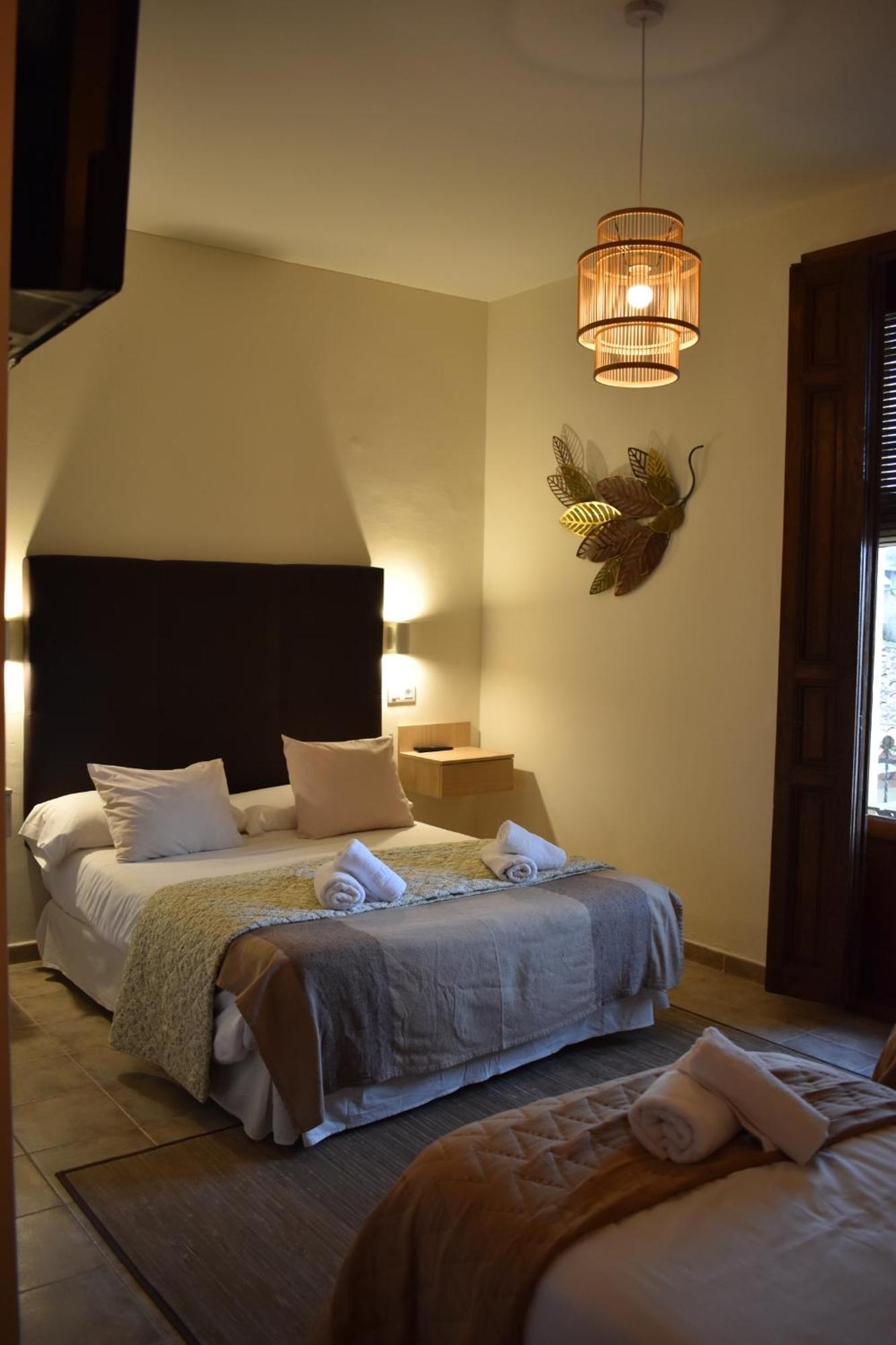 Hostal La Colonial Madrigal de la Vera Εξωτερικό φωτογραφία
